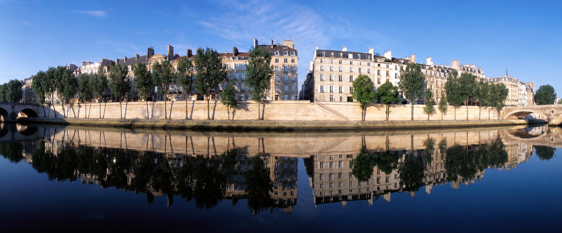 Paris — le quai de Bourbon, sur l'Île Saint-Louis, au bord de la Seine